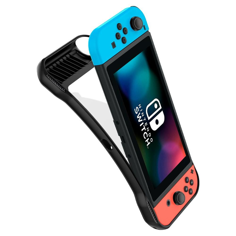 Nintendo Switch in custodia protettiva. Blu e rosso. Sfondo bianco.