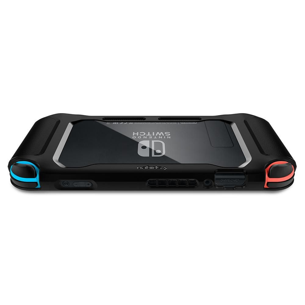 Nintendo Switch nero con controller blu e rossi, in custodia protettiva.