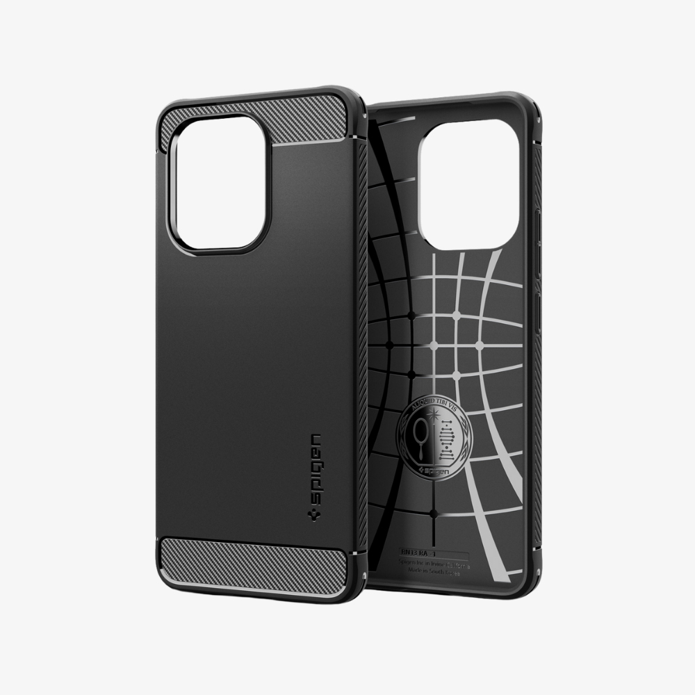 Due custodie nere per telefono con logo Spigen e motivo in fibra di carbonio.