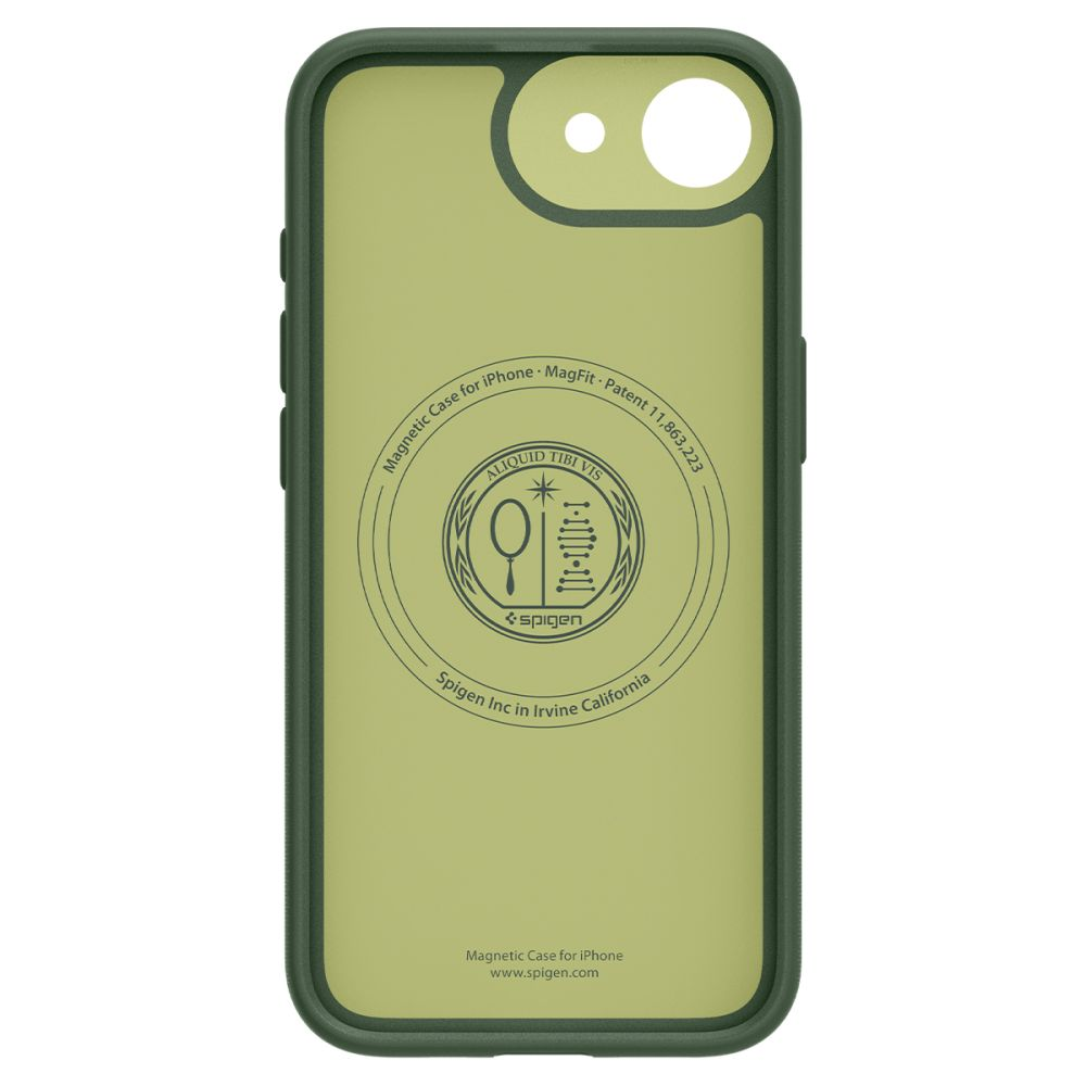 Custodia verde Spigen per iPhone con logo e dettagli testo.