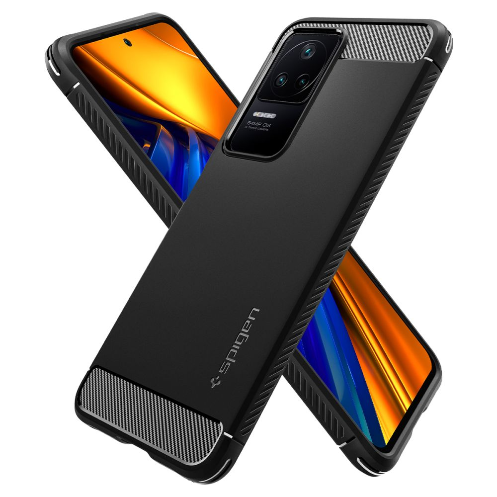 Telefono nero con tripla fotocamera e logo Spigen, su sfondo luminoso.