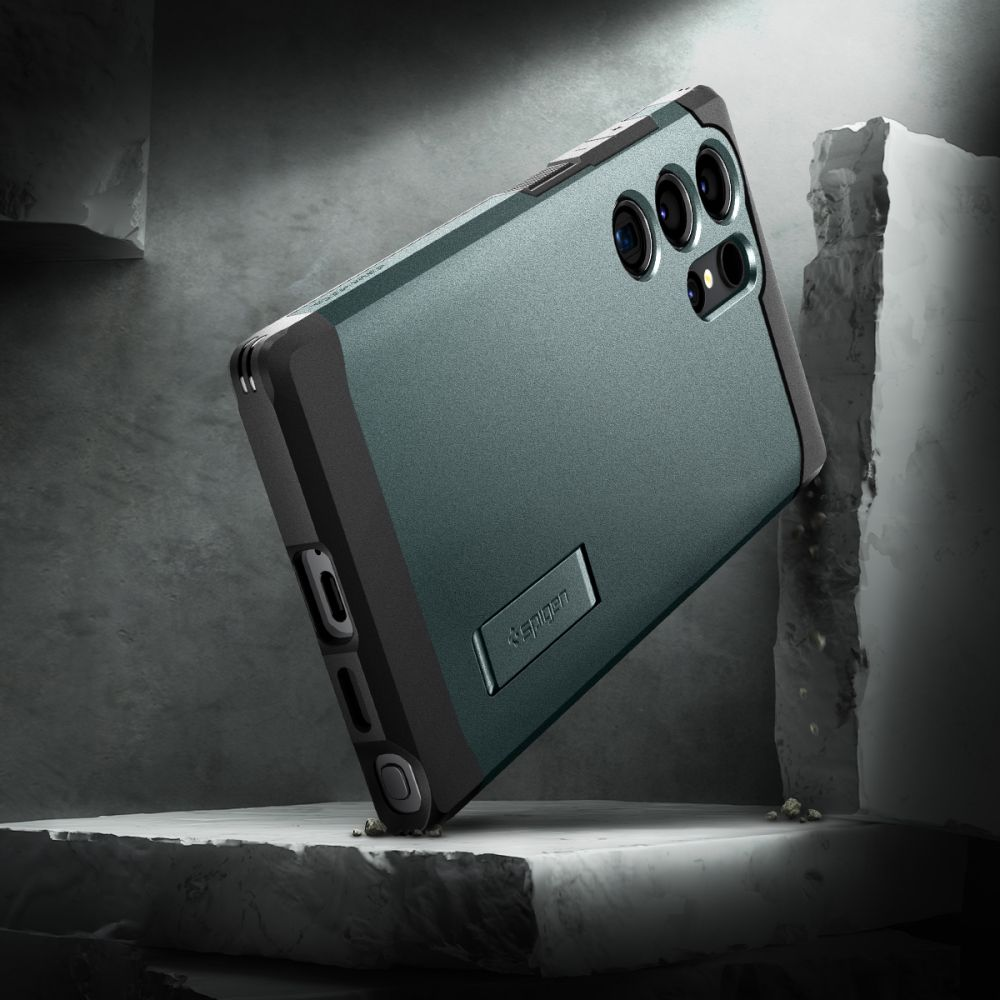 Custodia verde scuro per telefono con tripla fotocamera e cavalletto