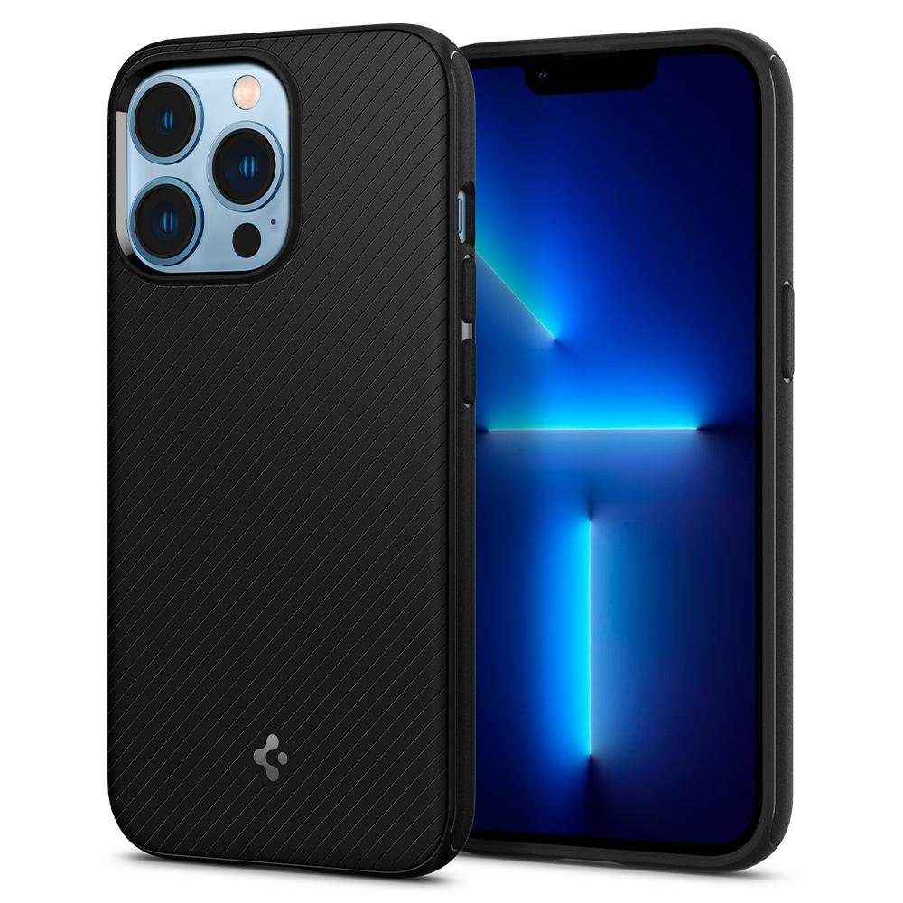 iPhone nero con custodia, con sfondo blu.