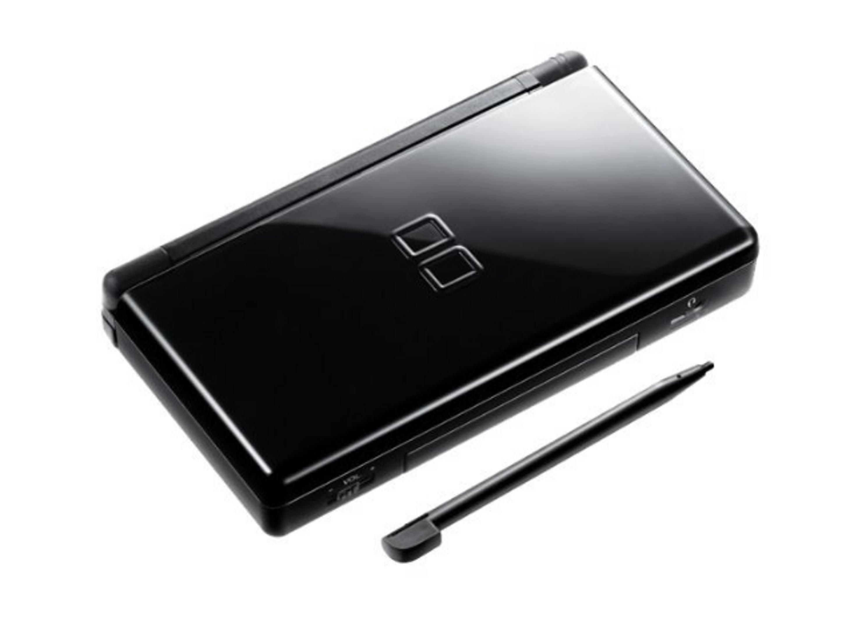 Een gesloten zwart Nintendo DS-apparaat met een stylus ernaast.