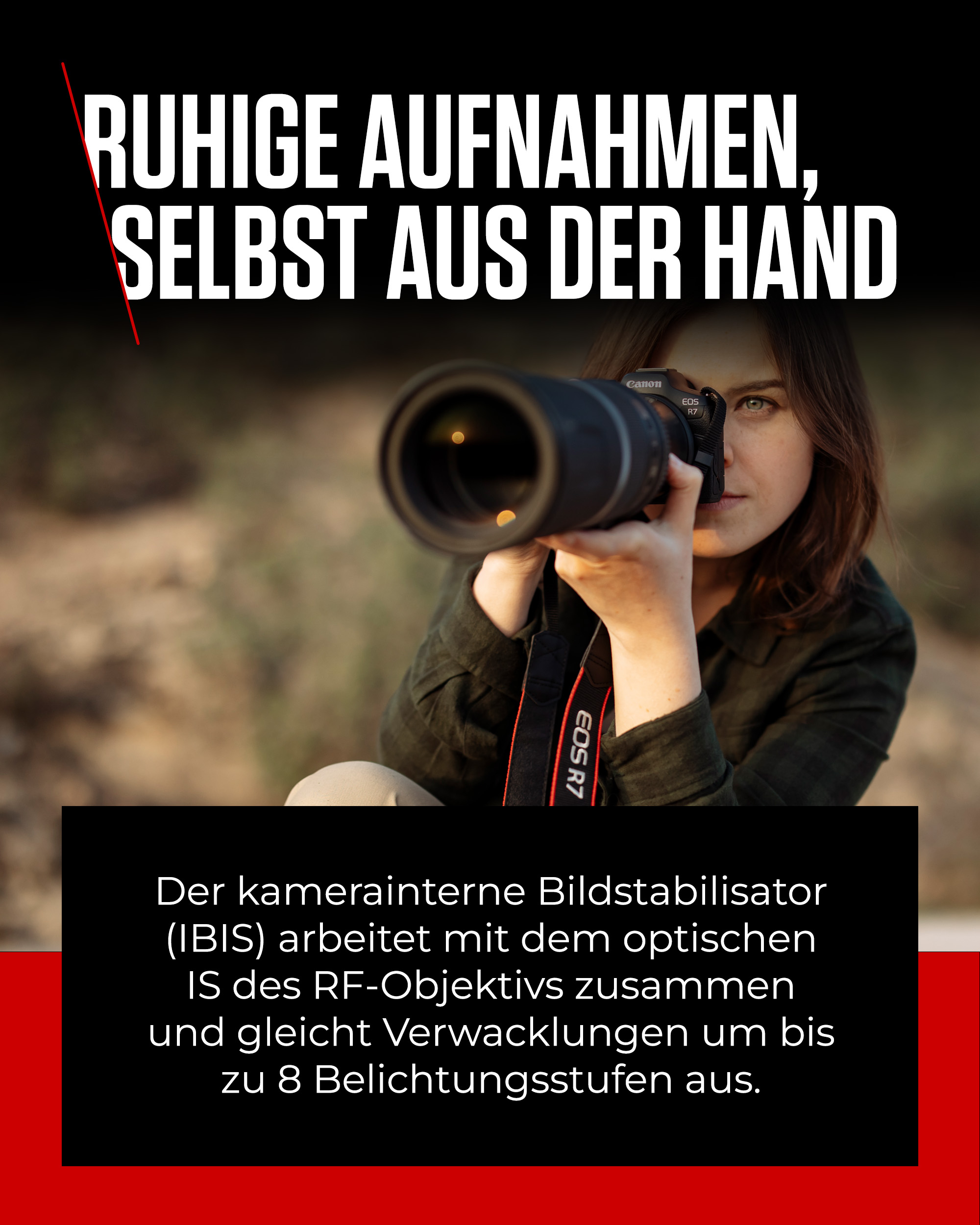 Una donna tiene una fotocamera Canon EOS R7, guarda nel mirino. Testo sulle riprese stabili.
