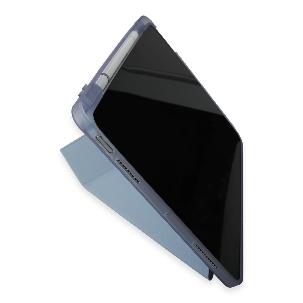 Açık mavi tablet, stilus yuvası ve koruyucu kılıfı ile beyaz zeminde.