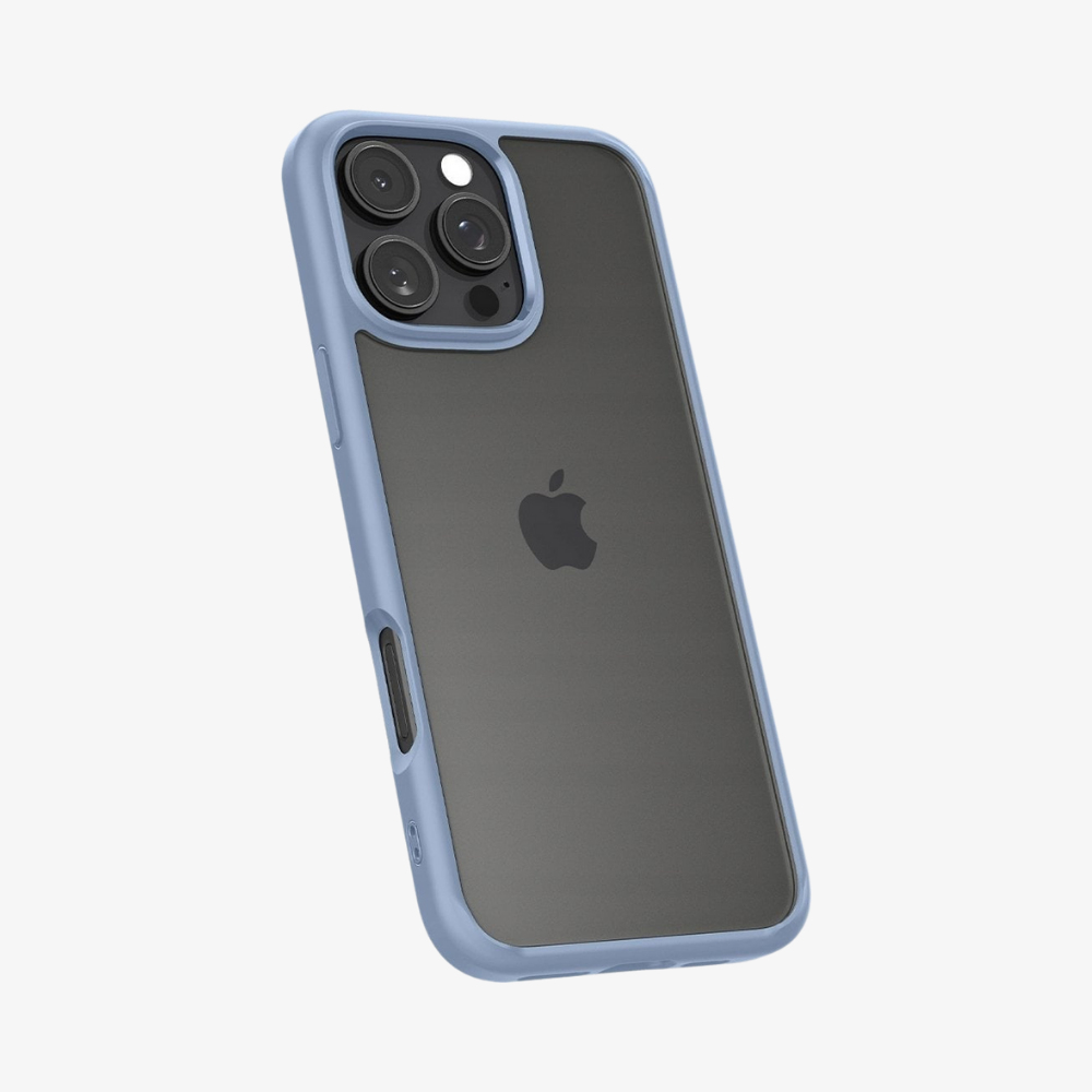 Una custodia blu per iPhone con tre fotocamere su sfondo grigio.