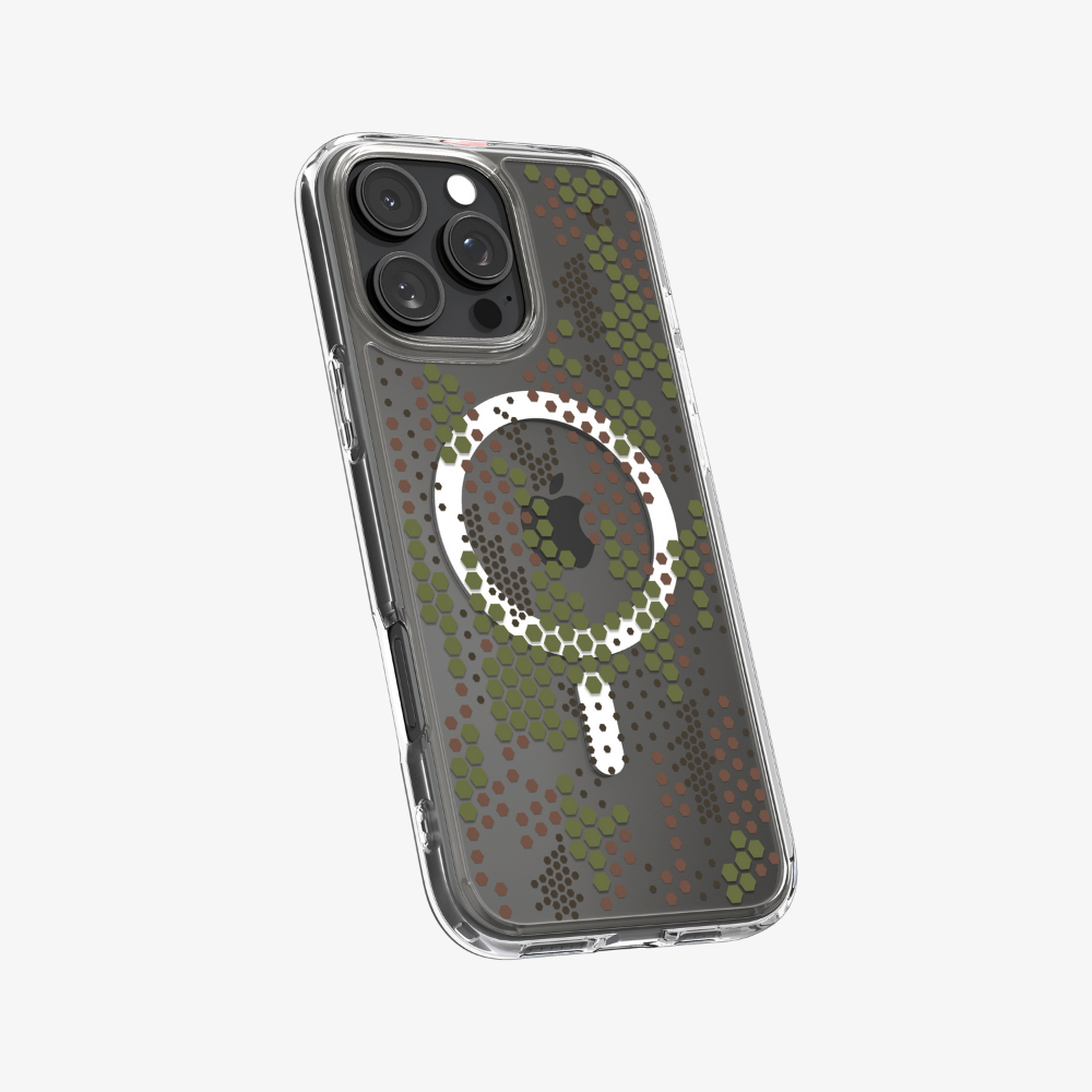 Una cover trasparente per iPhone con motivo mimetico e anello MagSafe.