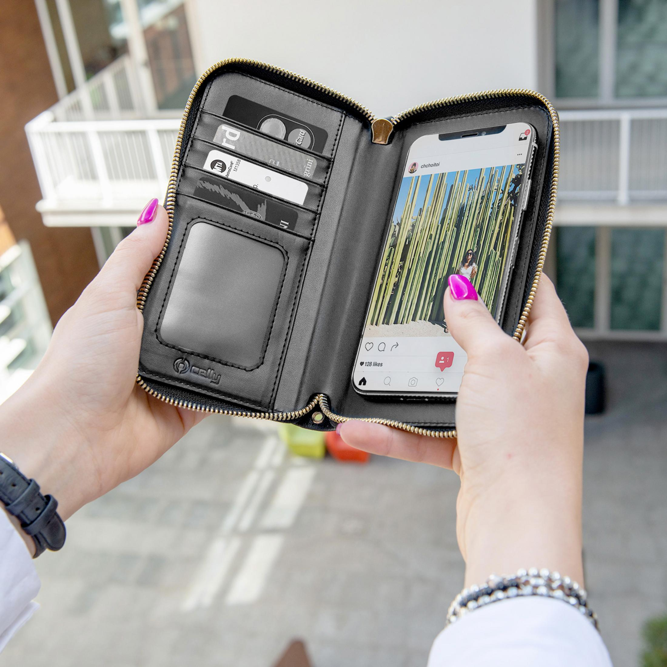 Un portafoglio nero mostra uno smartphone con immagini di cactus e slot per carte.