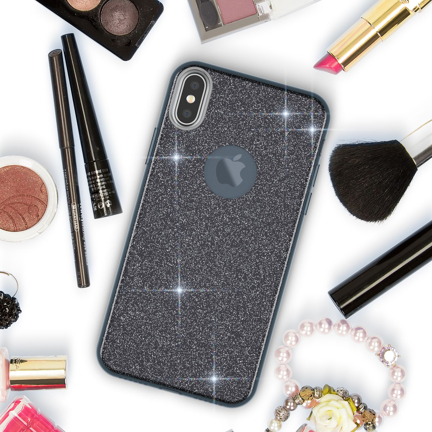 iPhone-Hülle mit Glitzer, umgeben von Kosmetik wie Lidschatten, Lippenstift und Pinsel.