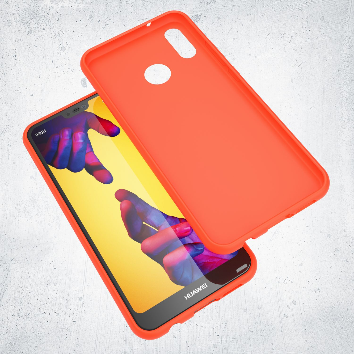 Ein orangefarbener Handyhülle liegt neben einem Smartphone auf grauem Hintergrund.