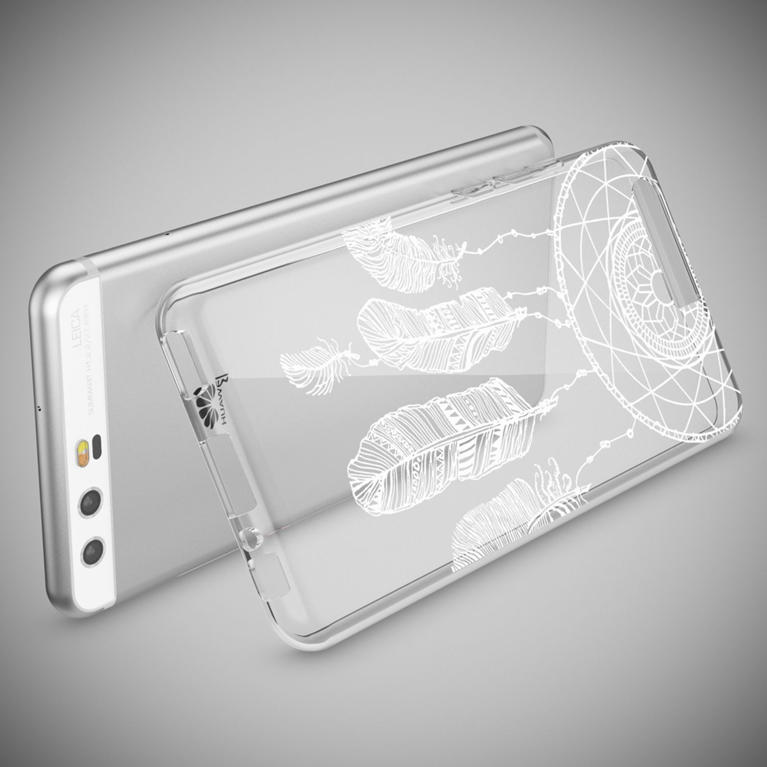 Ein silbernes Smartphone mit einer durchsichtigen Hülle mit Feder- und Traumfänger-Design.