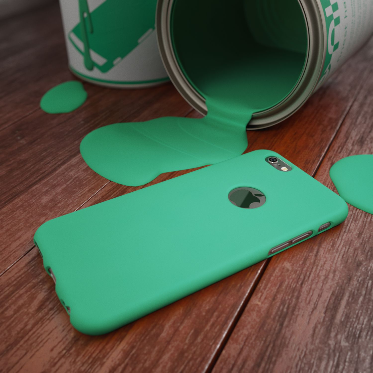 Grüne Farbe fließt aus einer Dose auf ein Smartphone-Cover auf Holztisch.