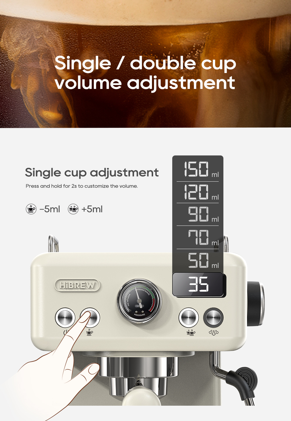 Una máquina de café exprés color crema con pantalla digital y manómetro. Una mano ajusta el volumen.