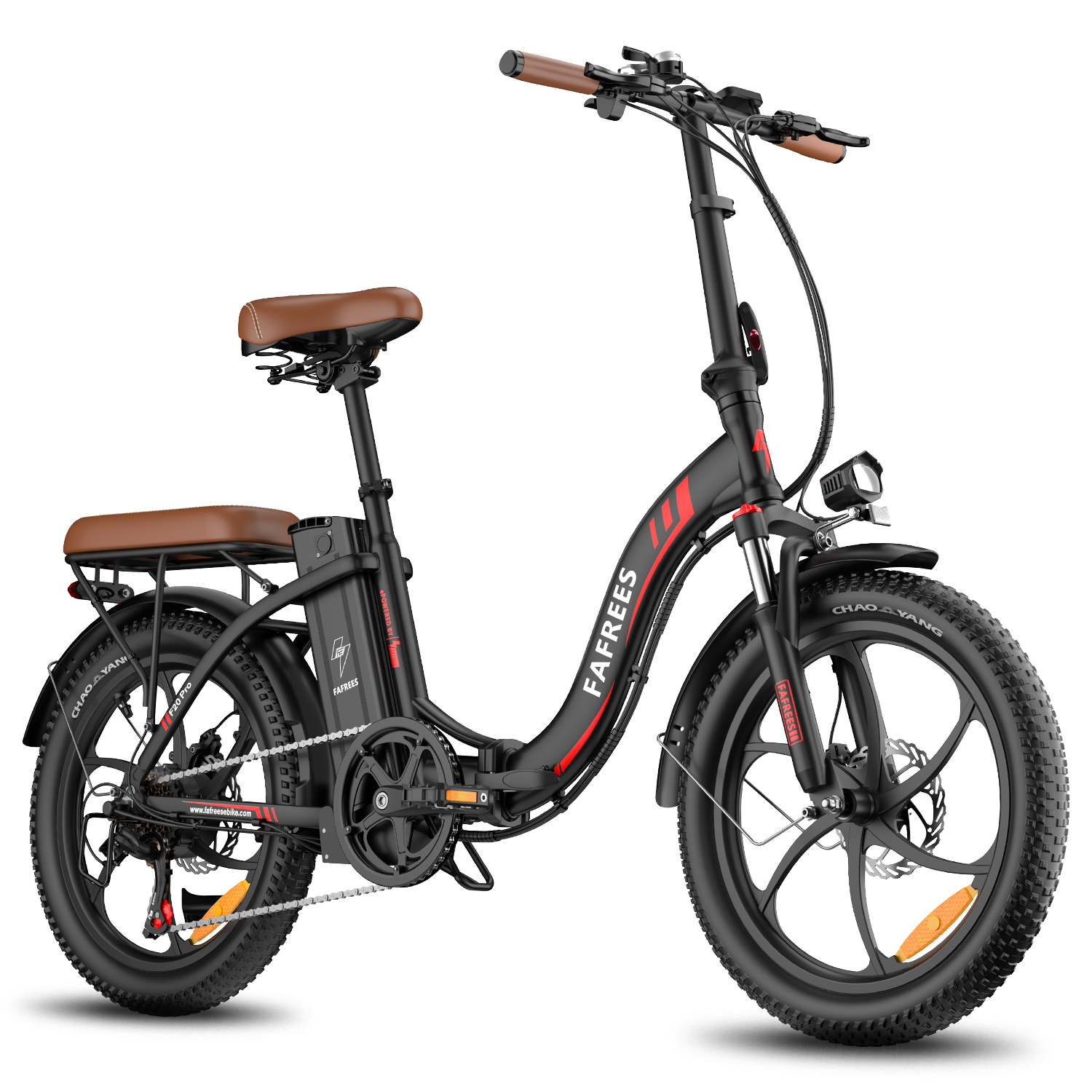 Bicicleta eléctrica plegable negra con asiento y manillar marrones, llantas anchas.