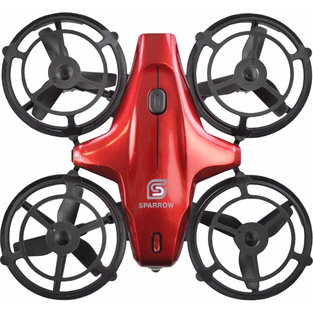 Un mini drone rosso con eliche e gabbie nere è mostrato su sfondo bianco.