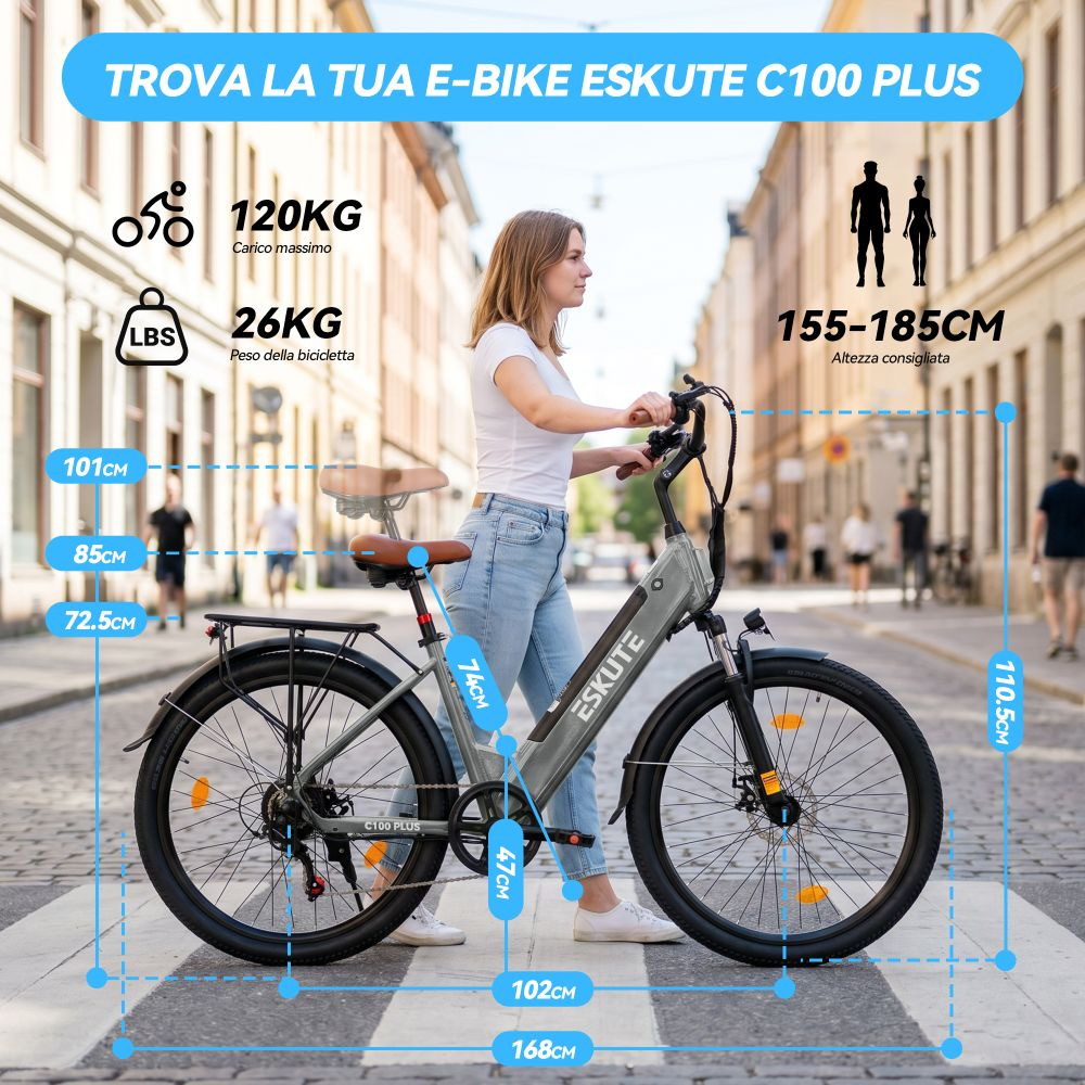 Una donna è accanto a una e-bike grigia con dimensioni e specifiche.