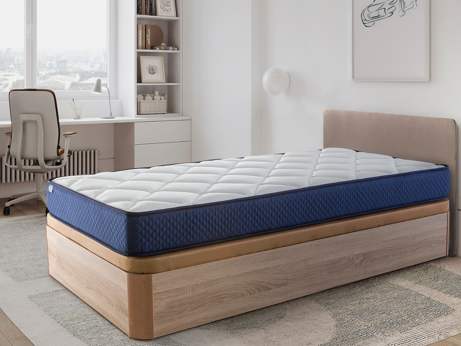 Una cama con un colchón azul, parte superior blanca y base de madera.