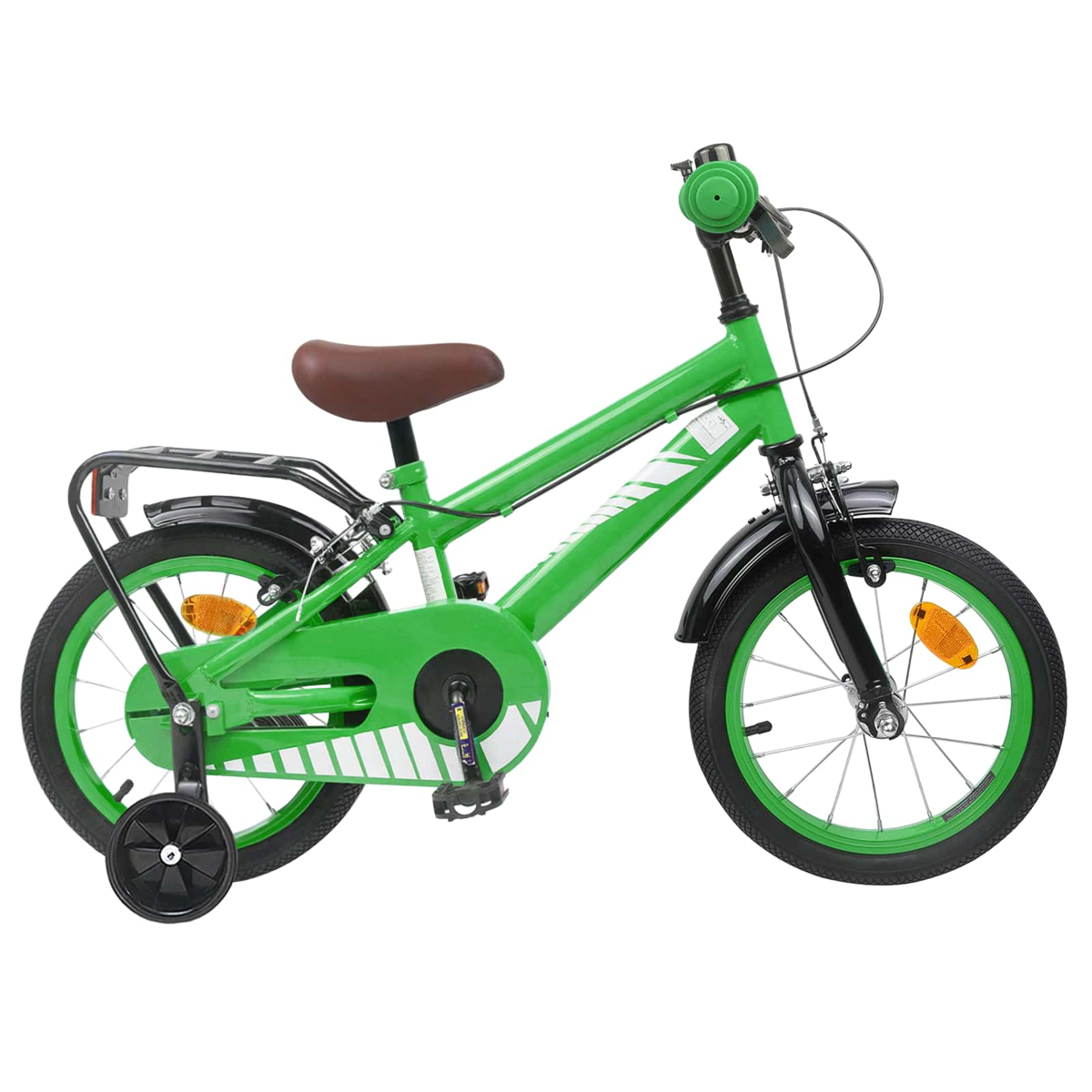 Ein grünes Kinderfahrrad mit braunem Sattel, Stützrädern und Gepäckträger.
