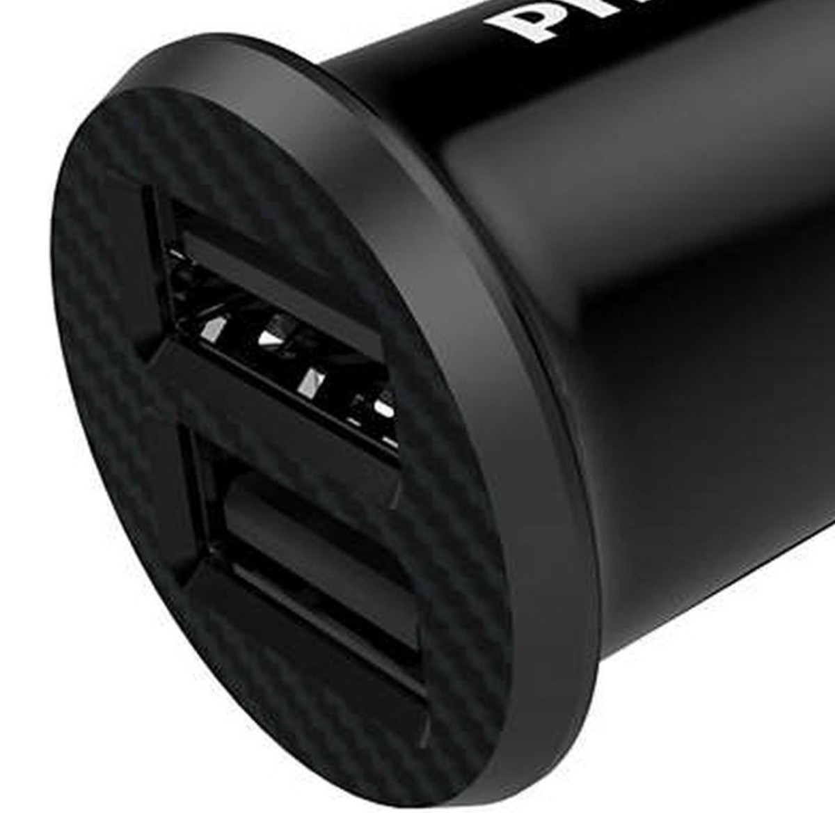 Zwarte auto USB-oplader met twee poorten en carbon fiber patroon accent.