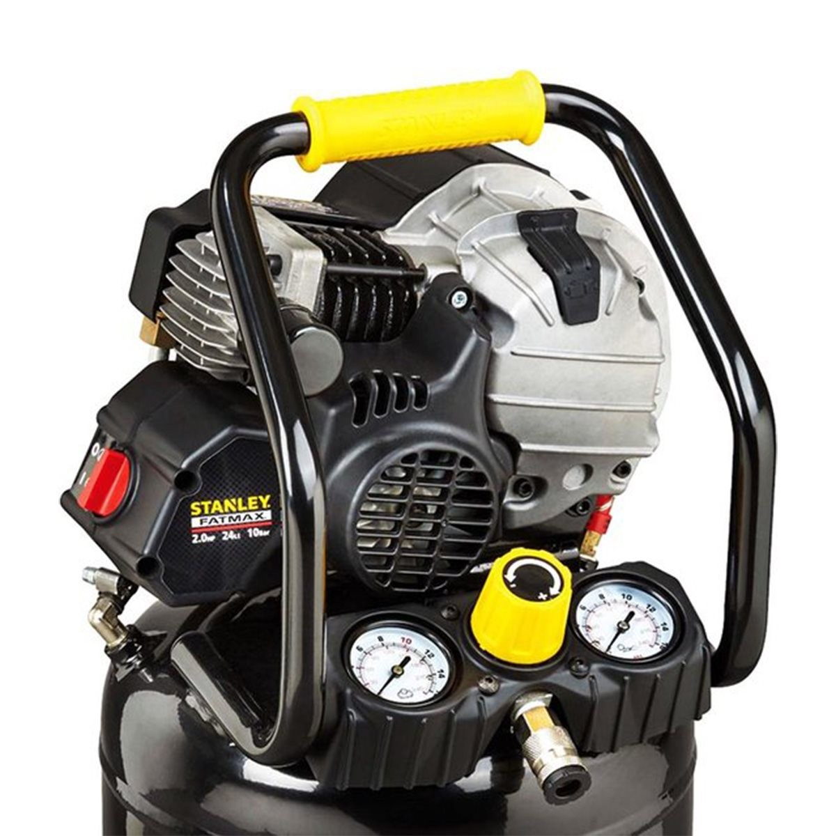 Zwarte Stanley Fatmax luchtcompressor met geel handvat en twee meters.