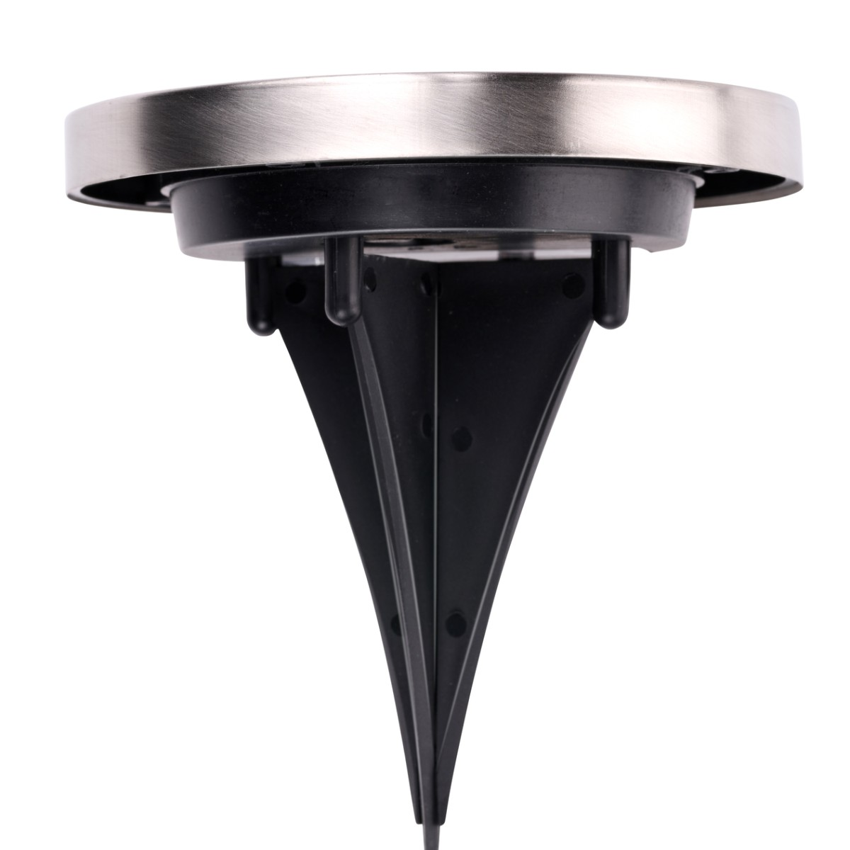 Close-up lamp met grondpin: zilveren ring, zwarte voet, zwarte grondpin.