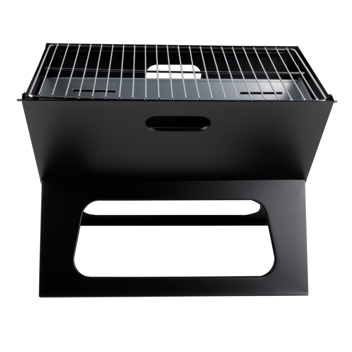 Een zwarte draagbare grill met metalen rooster staat op een witte achtergrond.