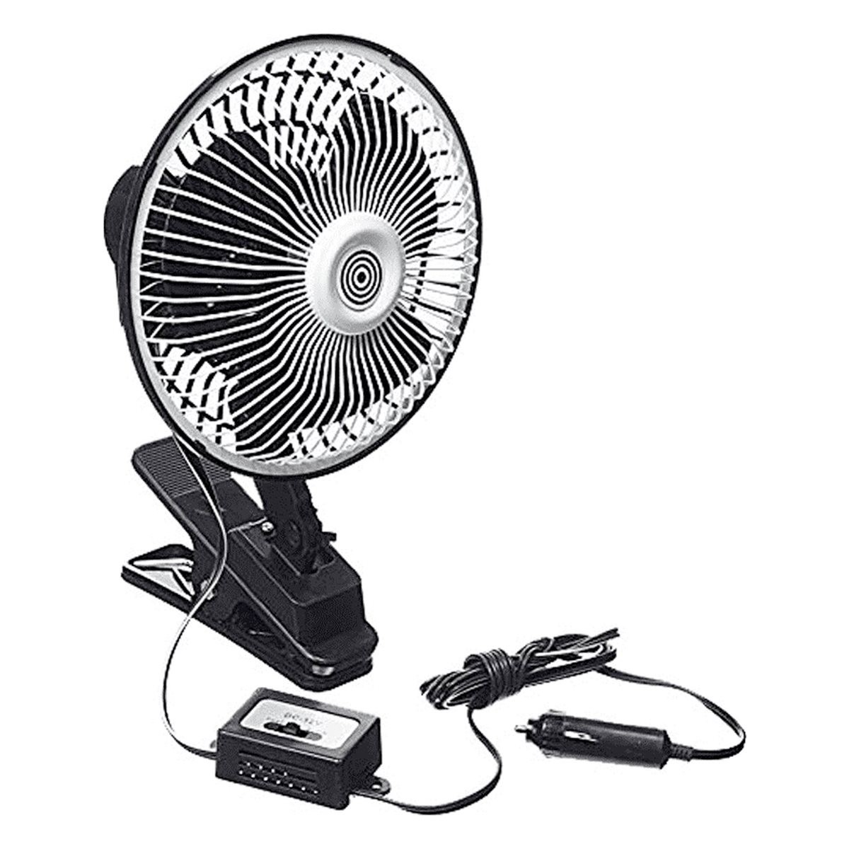 Un ventilateur noir à clip avec des pales blanches et un cordon d'alimentation avec prise allume-cigare.
