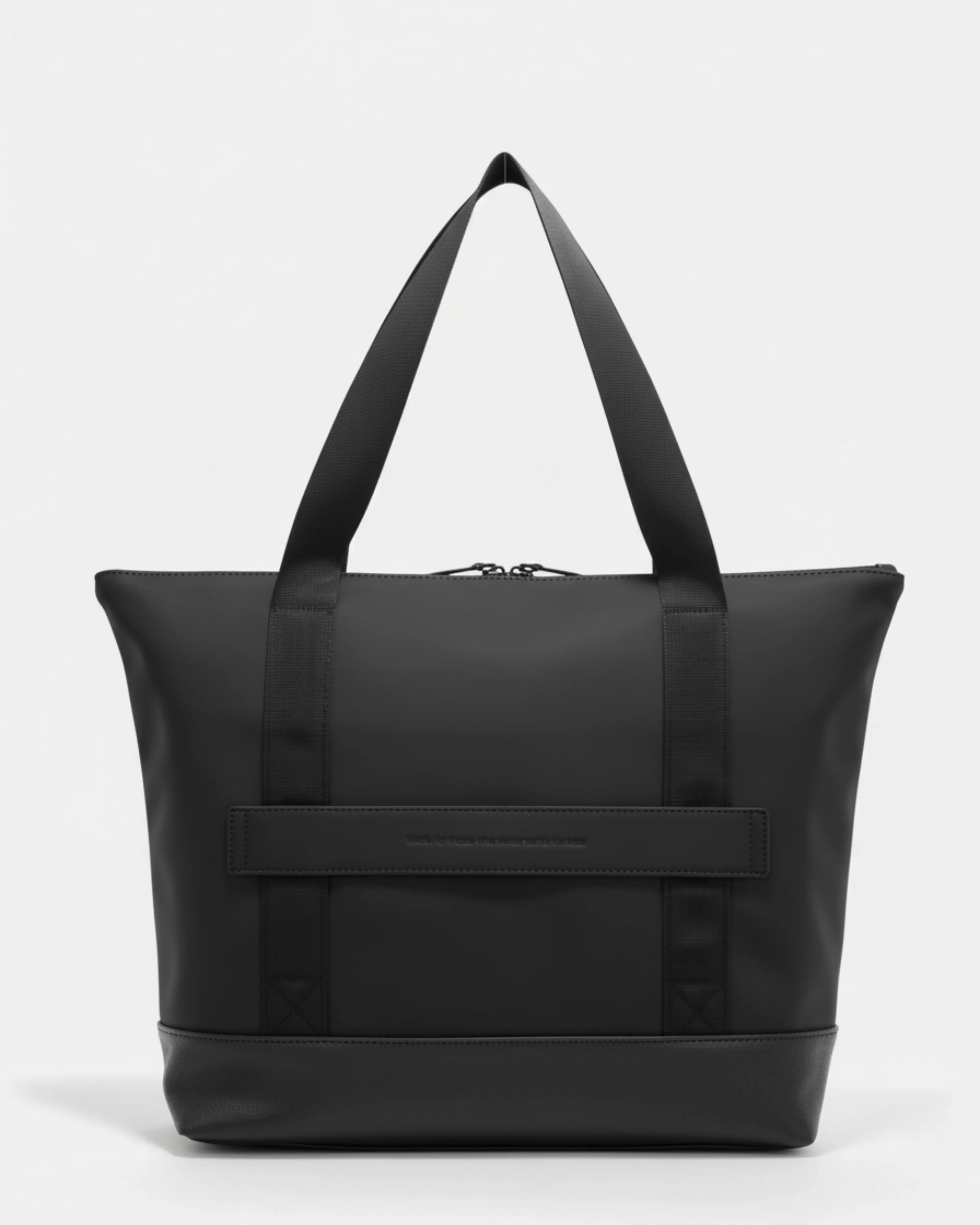Borsa tote nera con due manici e cerniera, base in pelle.