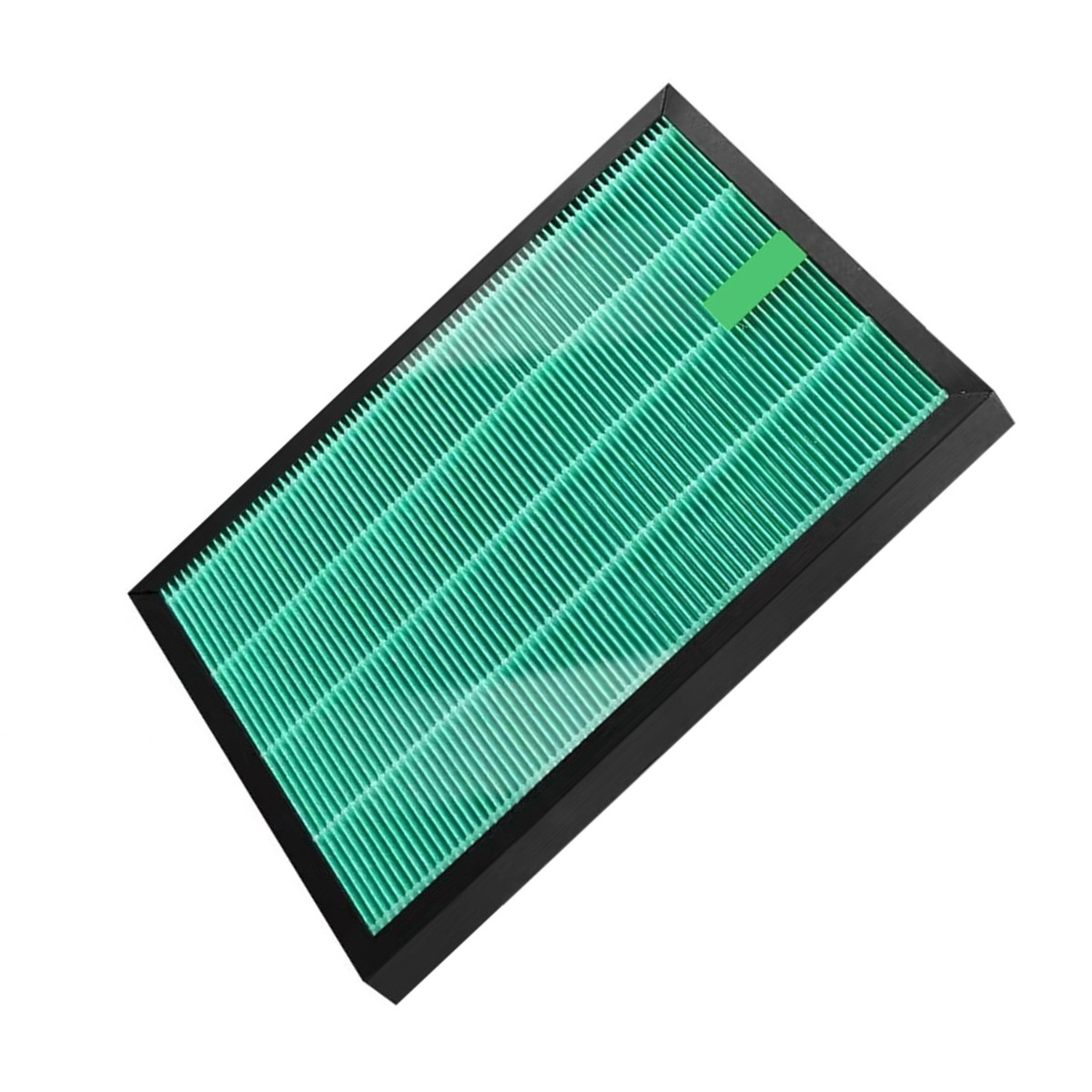 Ein grüner Luftfilter mit schwarzem Rahmen auf weißem Hintergrund.