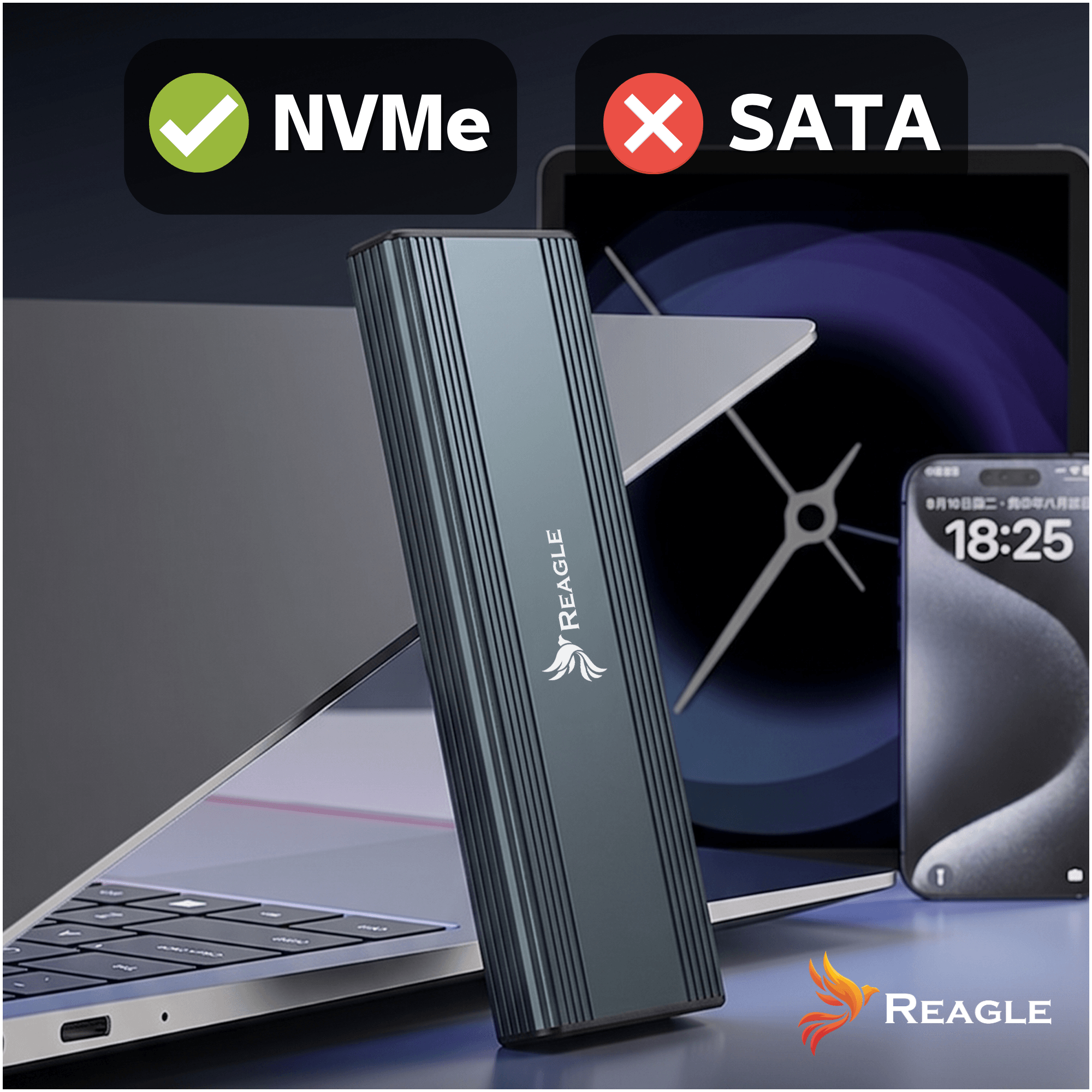 Szary dysk NVMe obok laptopa i telefonu, z NVMe ✓