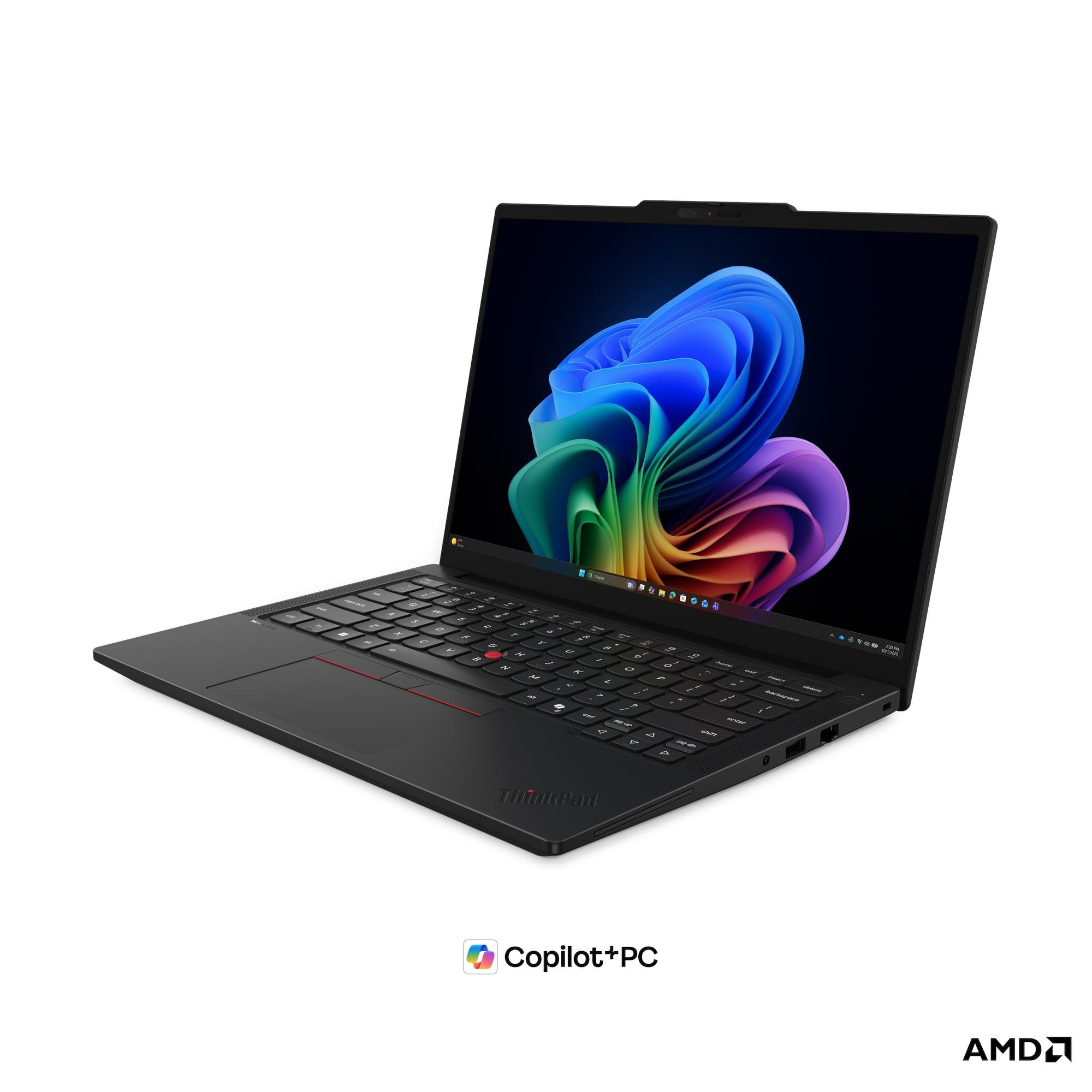 Un laptop nero visualizza uno sfondo colorato. Loghi Copilot+PC e AMD in basso.