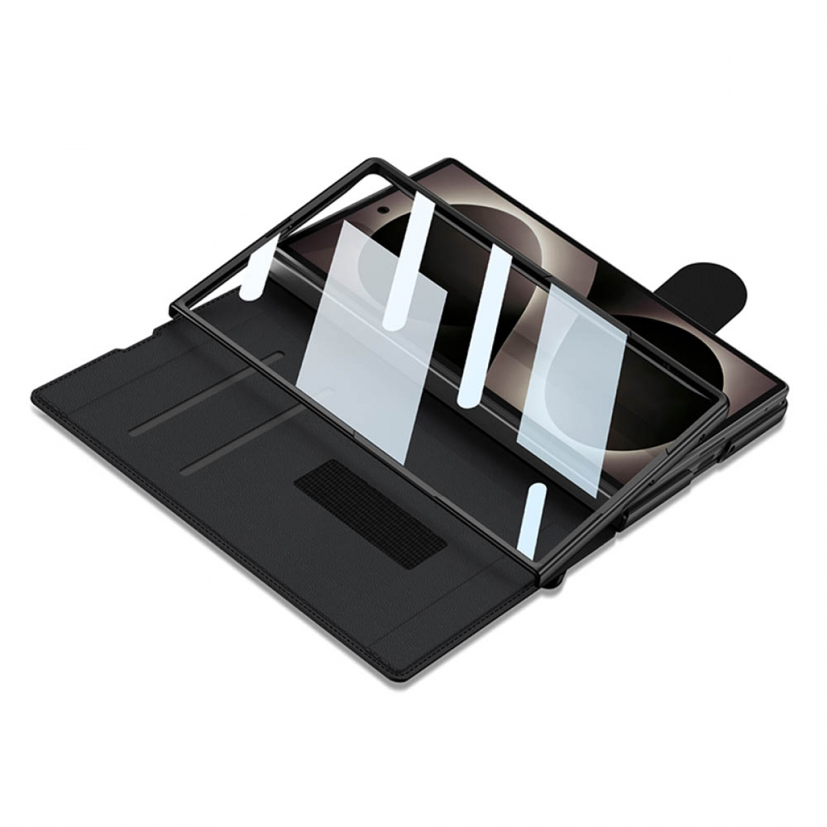 Ein schwarzes Smartphone mit einer transparenten Hülle liegt auf einem offenen schwarzen Lederetui.
