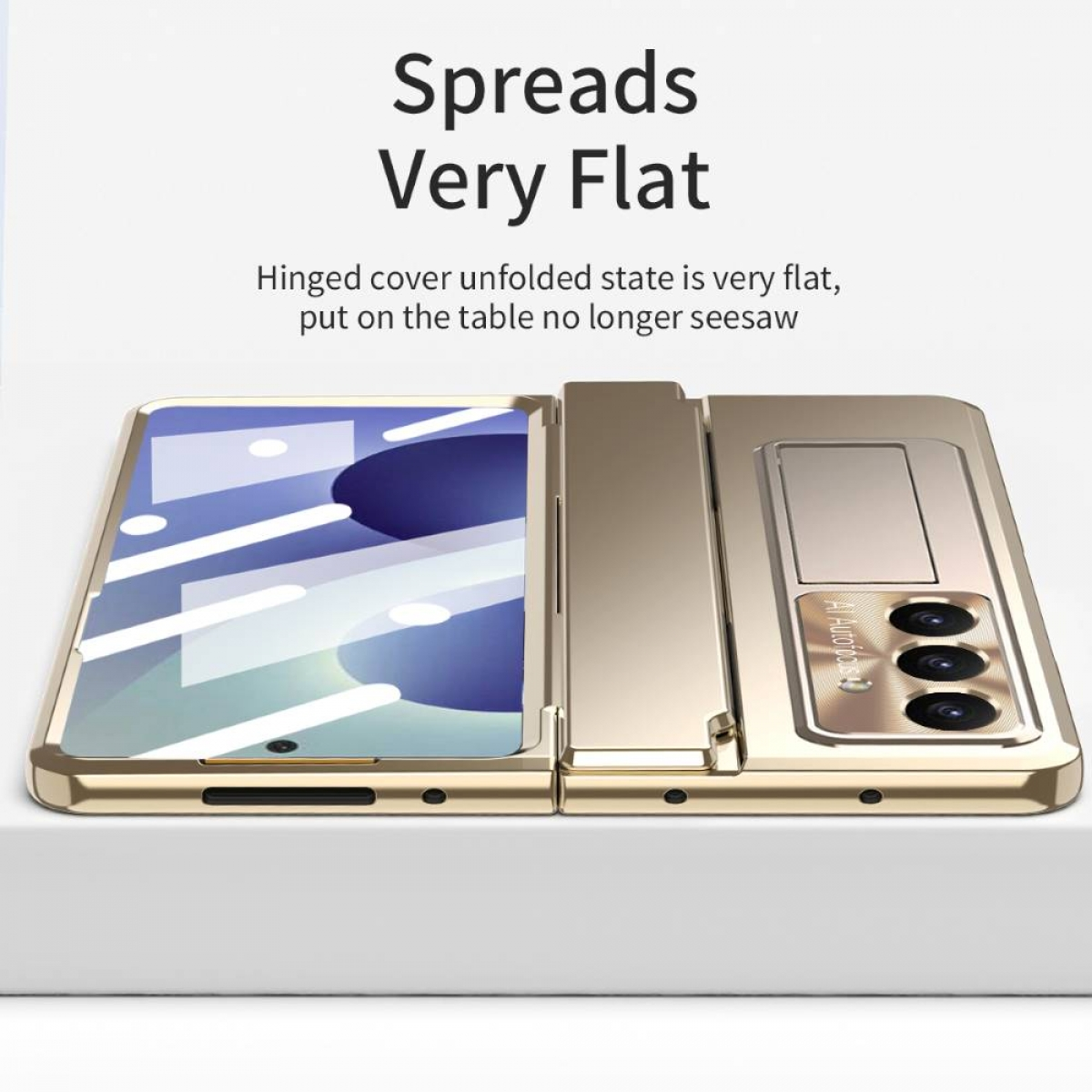 Ein goldener faltbarer Handy-Bildschirm, der flach ausgebreitet ist.