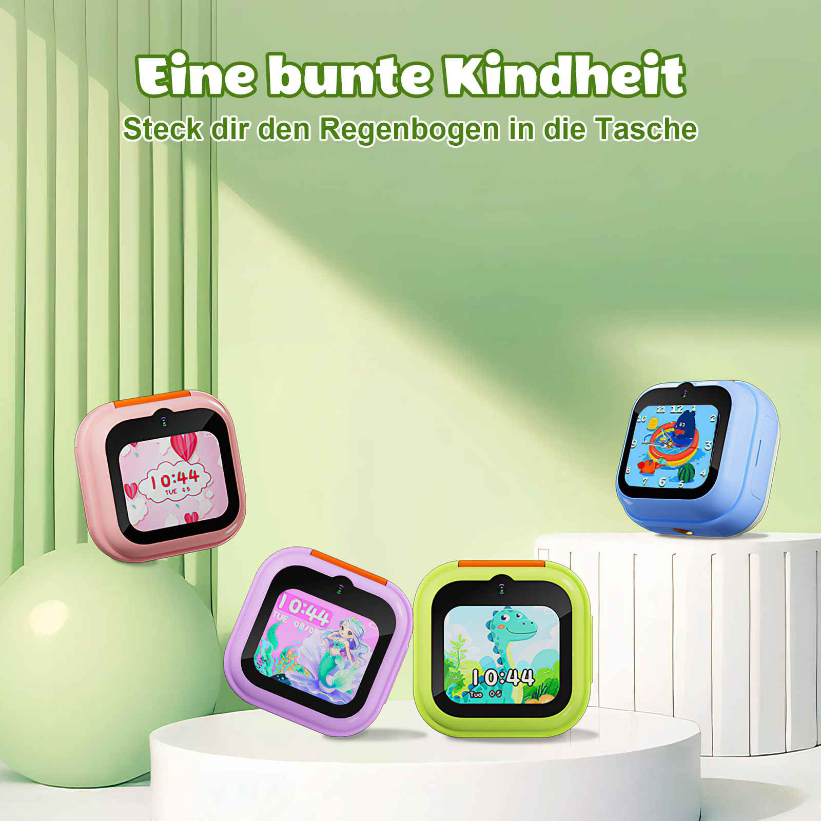 Vier bunte Kinder-Smartwatches mit verschiedenen Zifferblättern auf Podesten.