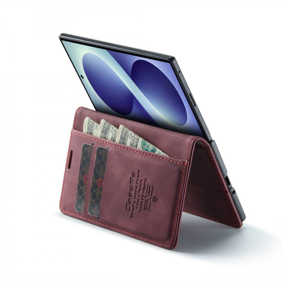 Ein bordeauxrotes Lederetui für ein Tablet mit Geldscheinen und Karten.