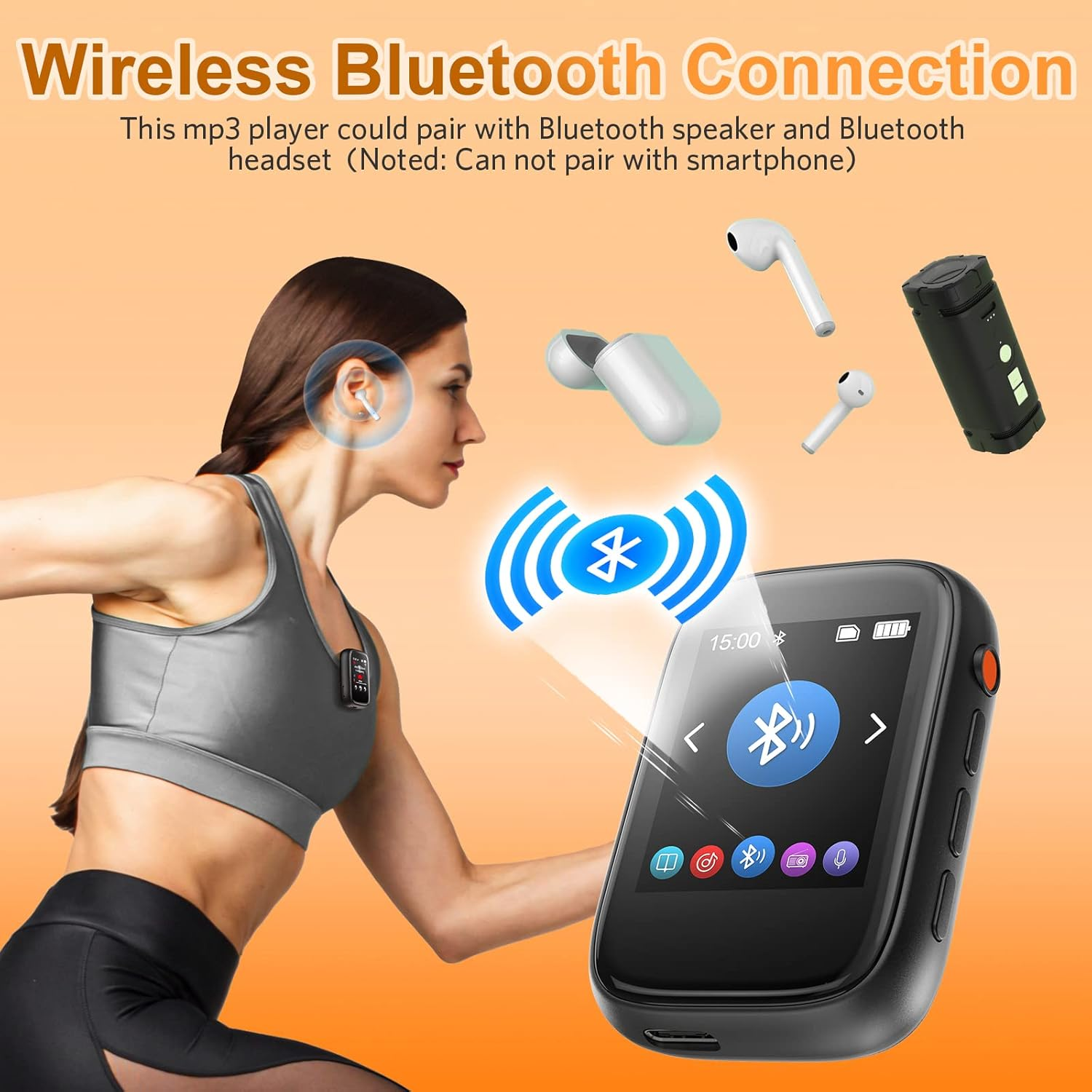 Frau mit MP3-Player, der mit Bluetooth-Kopfhörern verbunden ist.