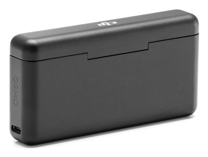 Schwarzes Ladeetui mit Osmo-Logo und USB-C-Anschluss. Geschlossener Deckel.