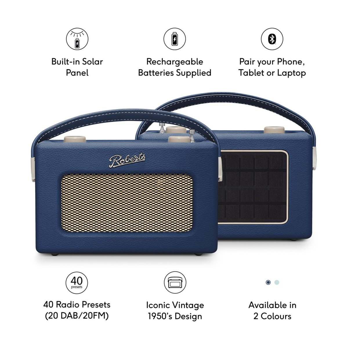 Zwei blaue Roberts-Radios, eines mit Solarpanel, im Vintage-Design.