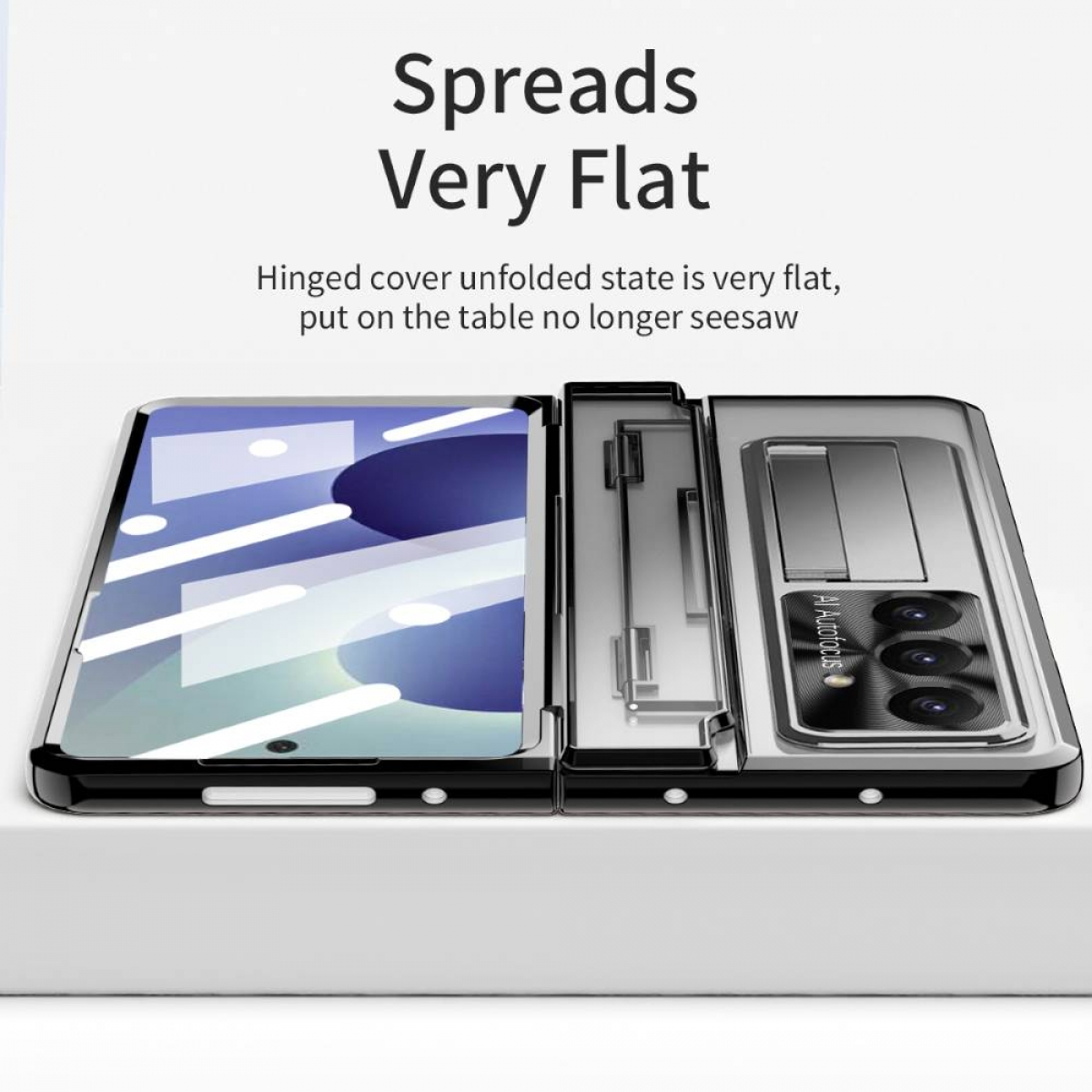 Ein aufgeklapptes faltbares Handy mit drei Kameras auf der Rückseite.