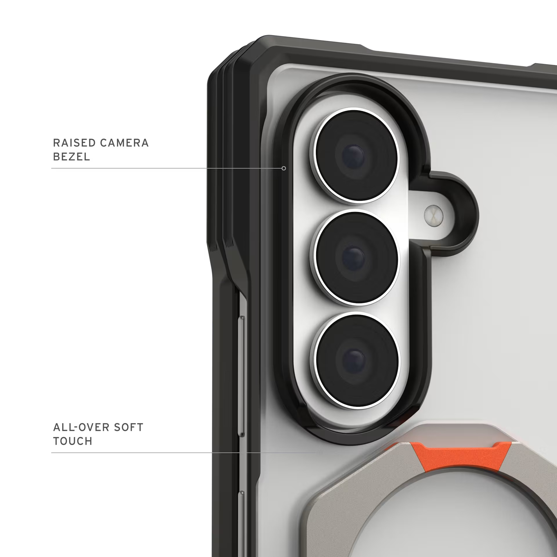 Primer plano de una funda de teléfono que muestra tres lentes de cámara y un soporte de anillo.