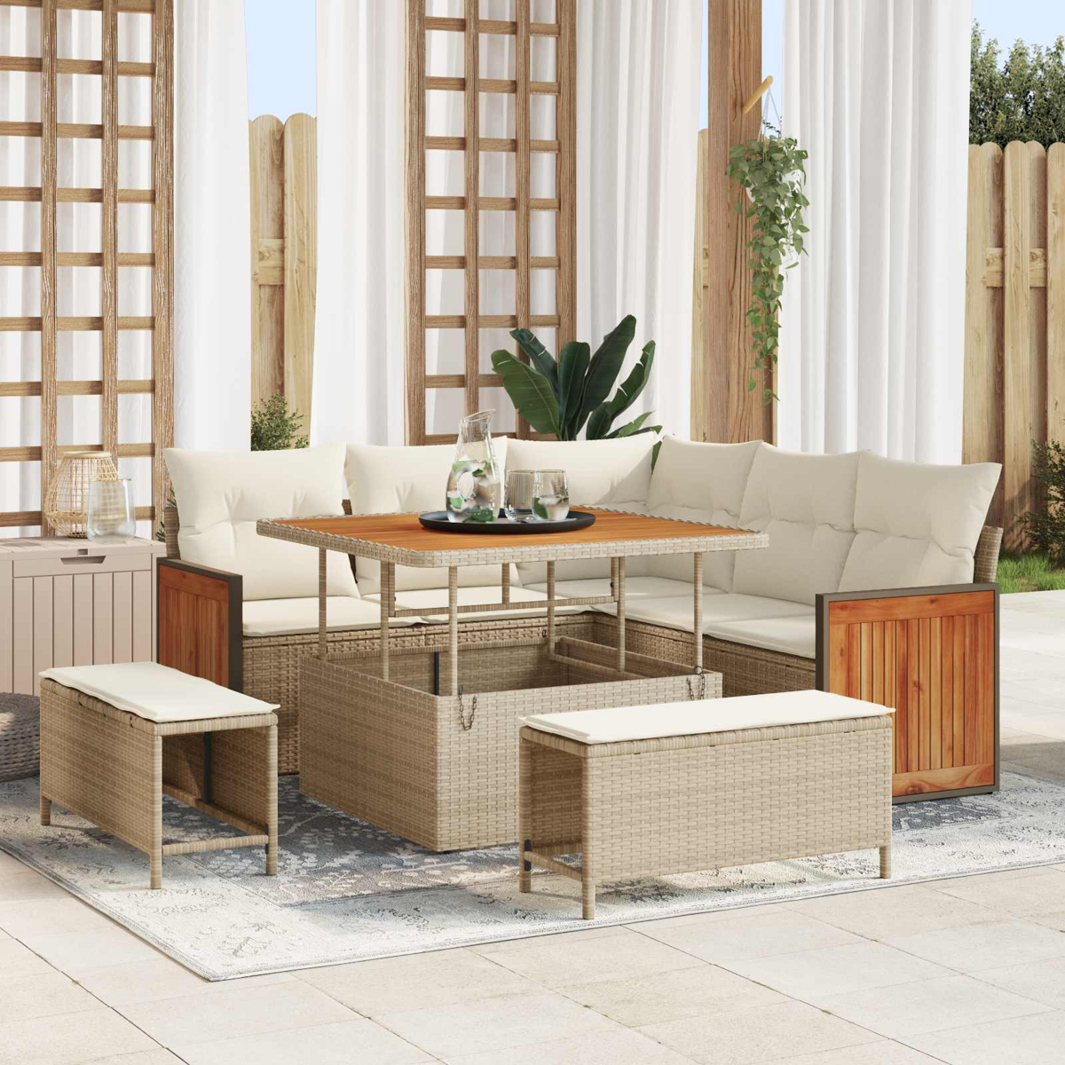 Ein Gartenmöbelset mit einem Ecksofa, einem höhenverstellbaren Tisch und zwei Hockern.