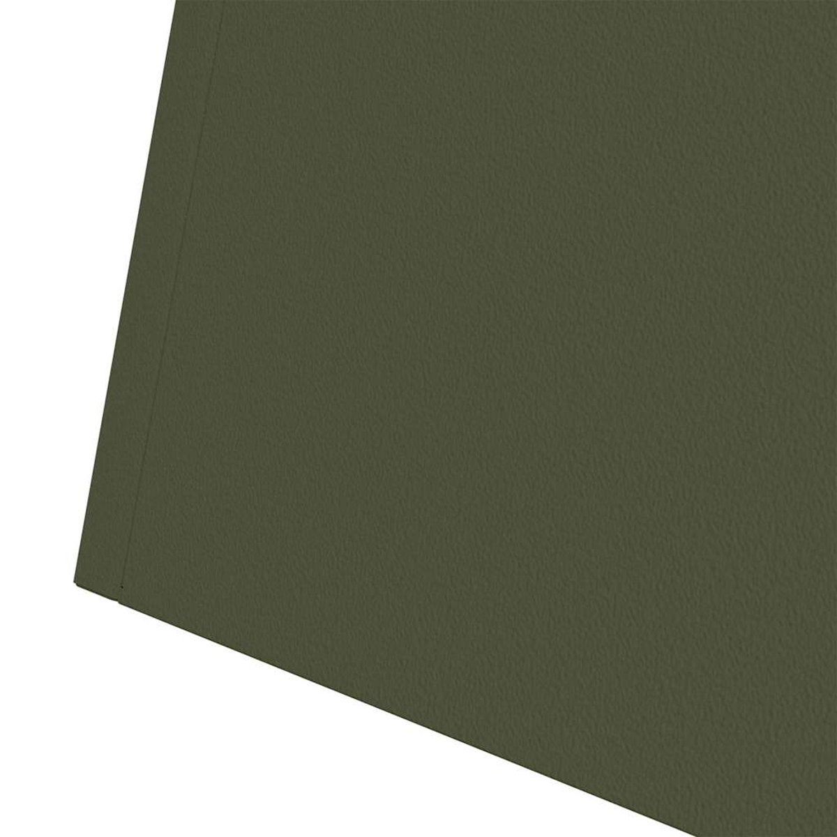 Una vista ravvicinata di una superficie testurizzata verde oliva. Sfondo bianco.