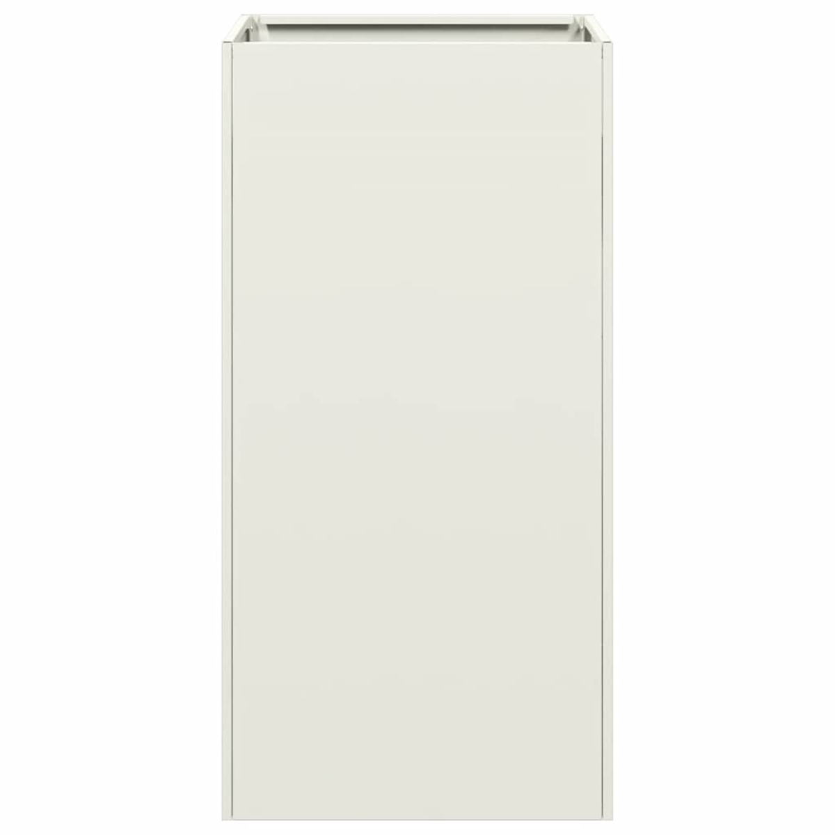Una mensola rettangolare semplice, color crema, si erge su sfondo bianco.