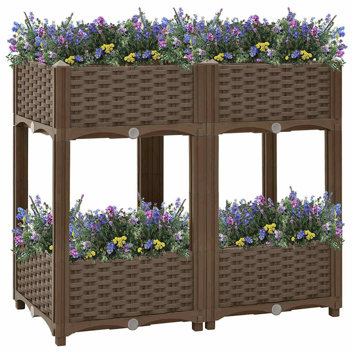 Braune gestufte Pflanzgefäße mit üppigen lila, blauen und gelben Blumen.