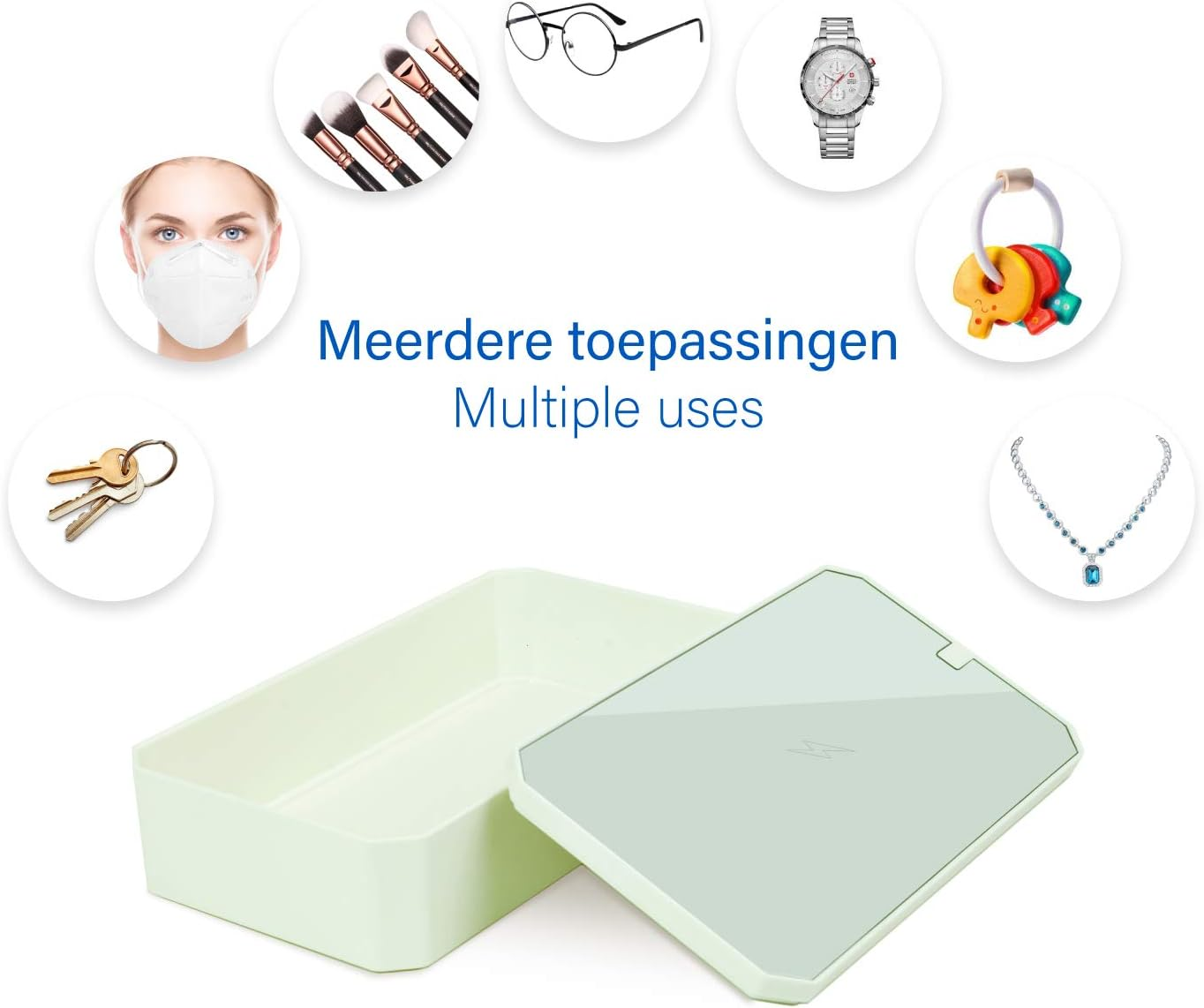 Eine Frau mit Maske, Schminkpinsel, Brille, Uhr, Schlüssel, Halskette und Babyspielzeug.
