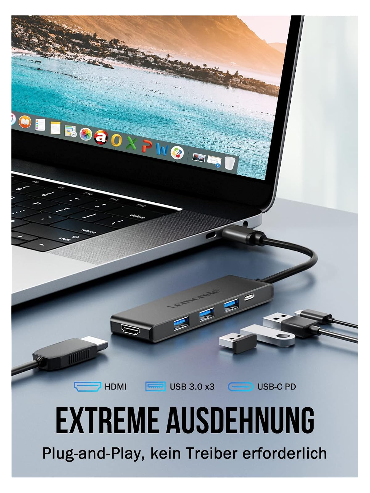 Ein schwarzer USB-C Hub mit HDMI, 3x USB 3.0, PD-Anschluss, an einem Laptop angeschlossen.