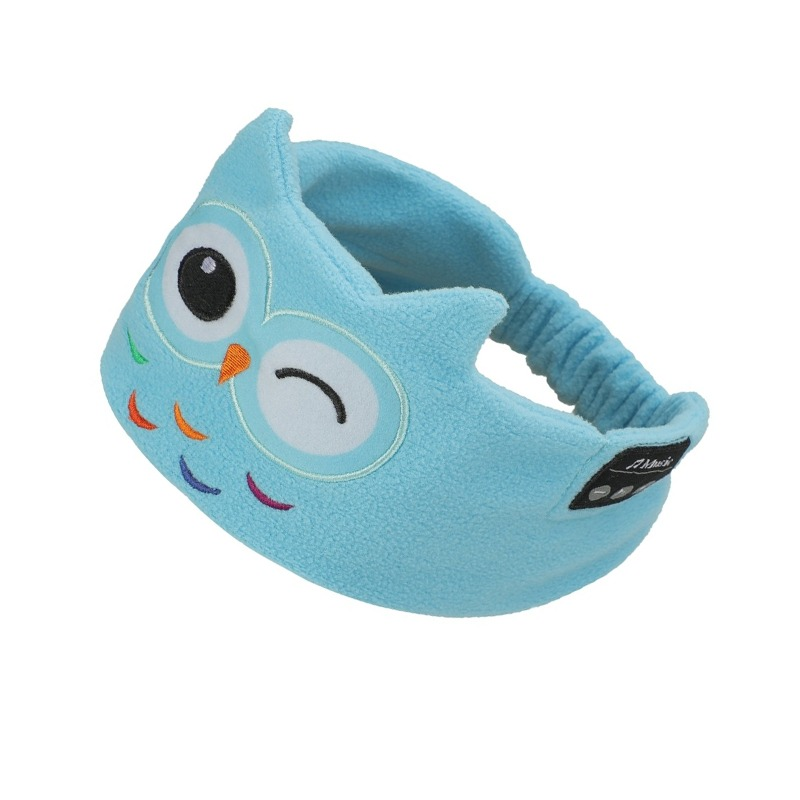 Ein hellblauer Stirnband mit einem niedlichen Eulenmotiv und geschlossenen Augen.