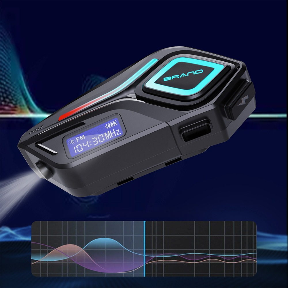 Schwarzes Gerät mit blau beleuchtetem Logo und FM-Display.