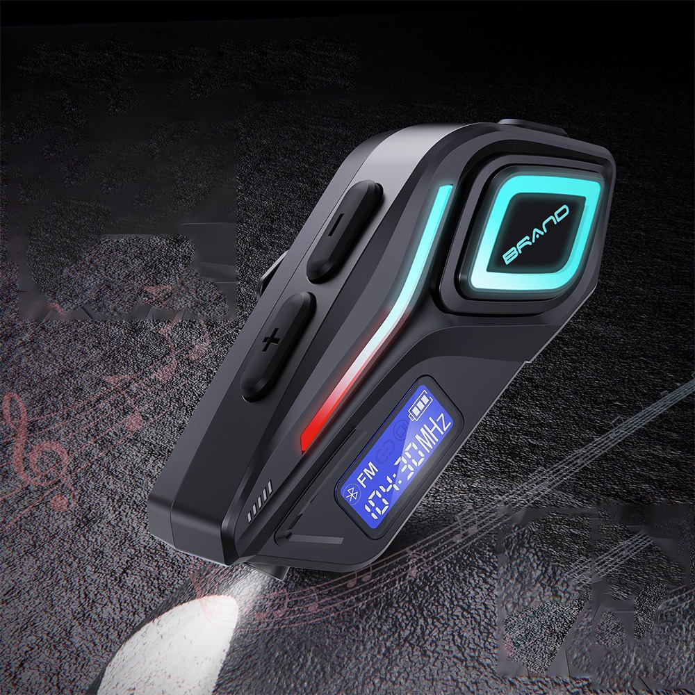 Ein schwarzes Motorrad-Headset mit blauer Beleuchtung und einem LCD-Bildschirm.